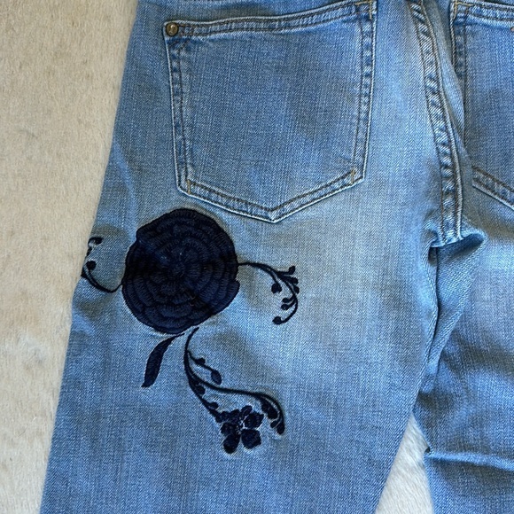 Pilcro Hyphen embroidered jeans - Picture 16 of 16